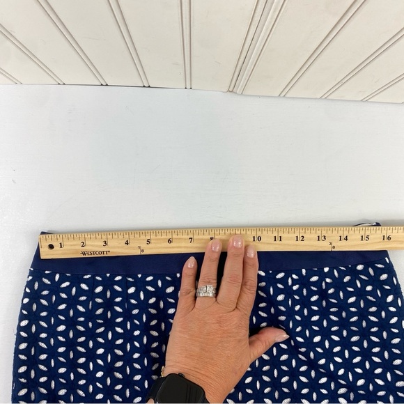 JG Sassy Women’s Navy White Floral Cut-Out 100% Cotton Pencil Skirt Sz 8 - Picture 9 of 12